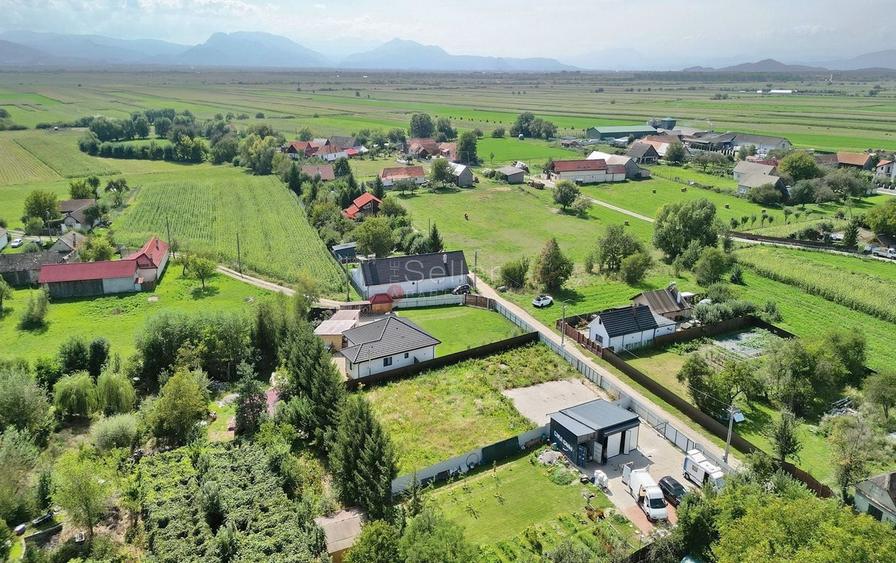 Teren Construcții intravilan de 1000 mp, în Băcel