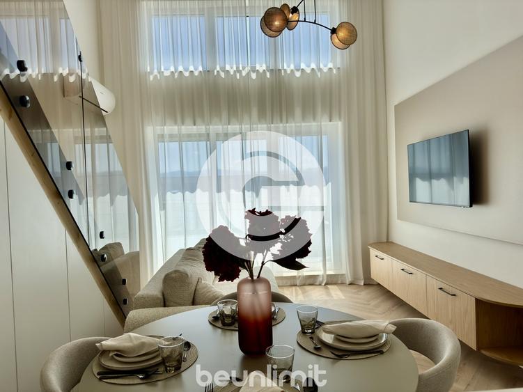 Penthouse cu 4 camere decomandat, mobilat în Cristian
