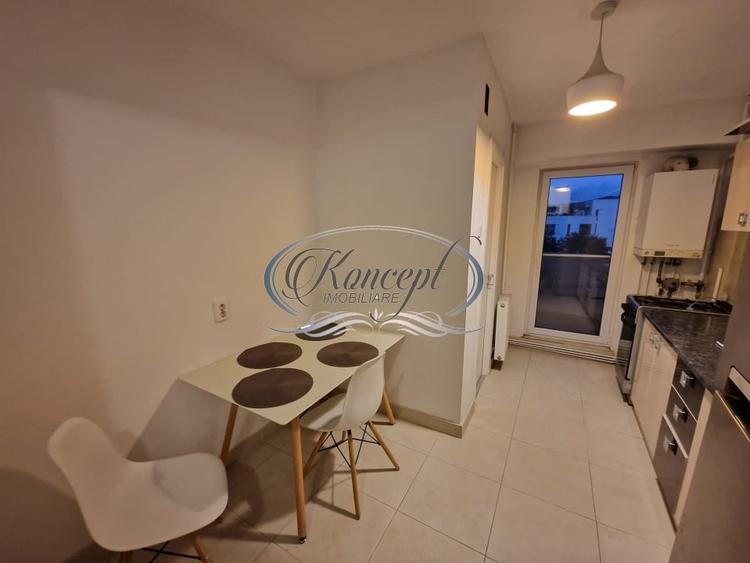 Apartament cu 2 camere decomandat, mobilat în Central