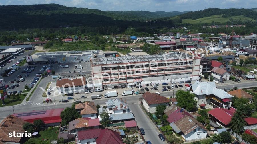Spațiu comercial, de 9,500 mp, în Curtea de Argeș