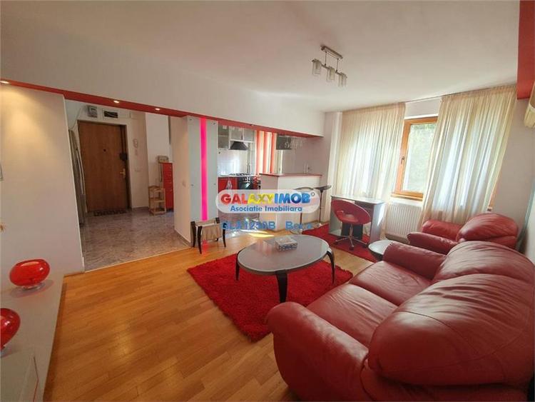 Apartament cu 3 camere semidecomandat, mobilat în Titan