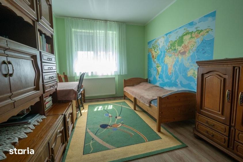 Casă cu 5 camere cu Teren 900 Mp în Burdea