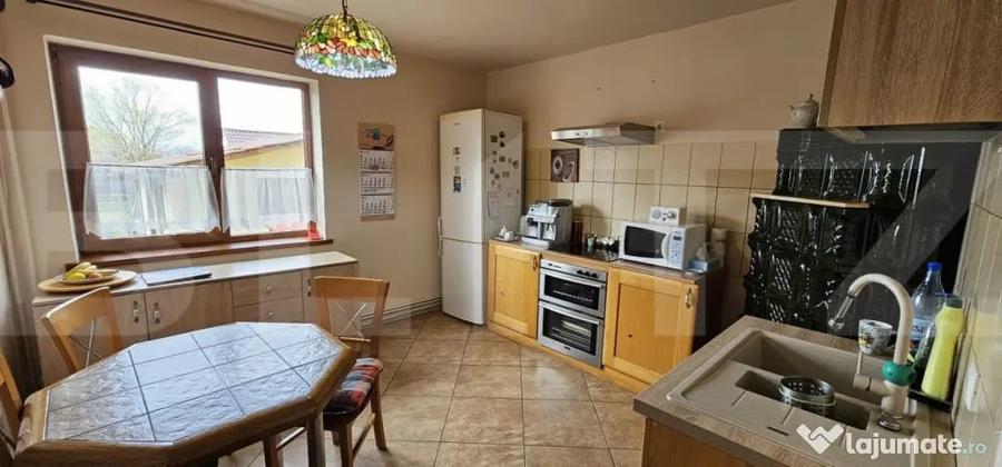 Casă cu 4 camere cu Teren 569 Mp în Central