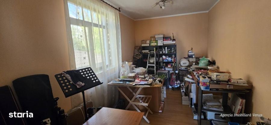 Spațiu comercial, de 327 mp, în Central