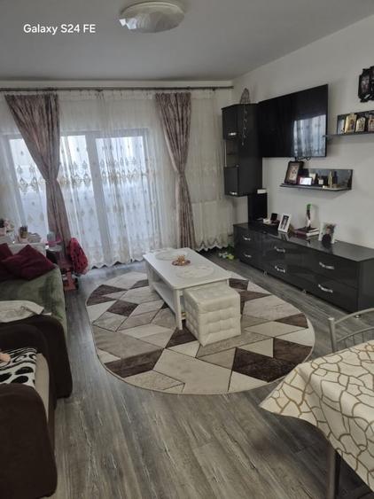 Apartament cu 2 camere decomandat, mobilat în Exterior Est