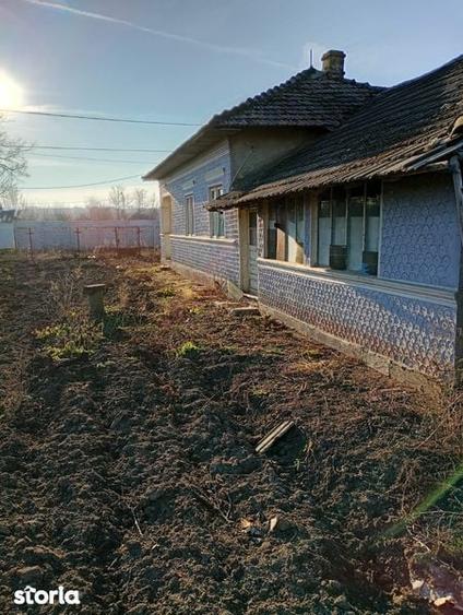Casă cu 4 camere cu Teren 100 Mp în Radovanu