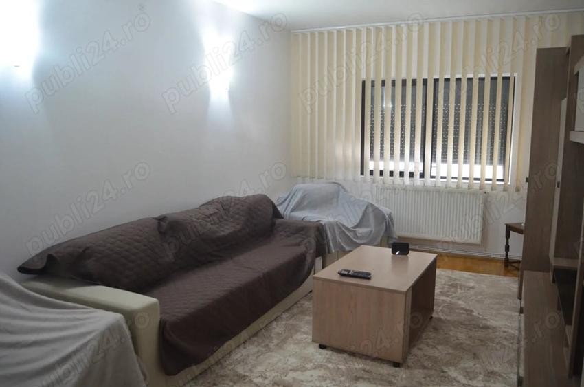Apartament cu 3 camere decomandat în Predeal