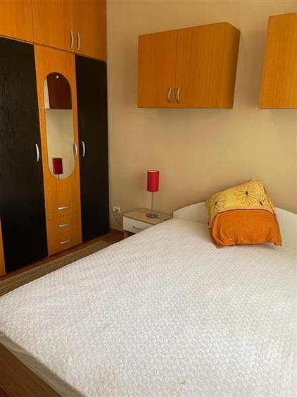 Apartament cu 2 camere semidecomandat, mobilat în Cișmigiu