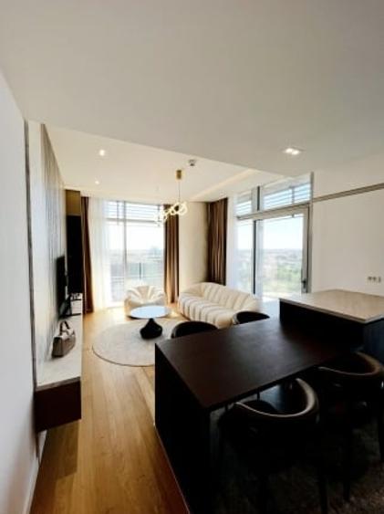 Apartament cu 3 camere semidecomandat, mobilat în Floreasca