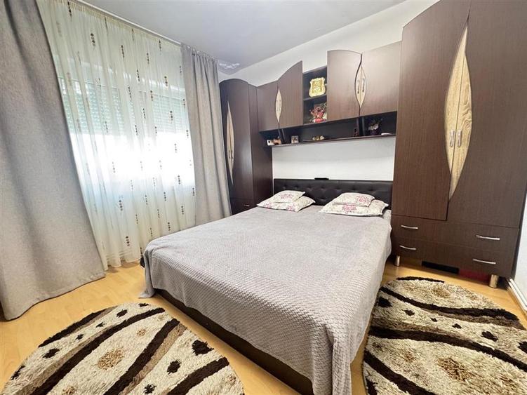 Apartament cu 2 camere decomandat în Vasile Aaron