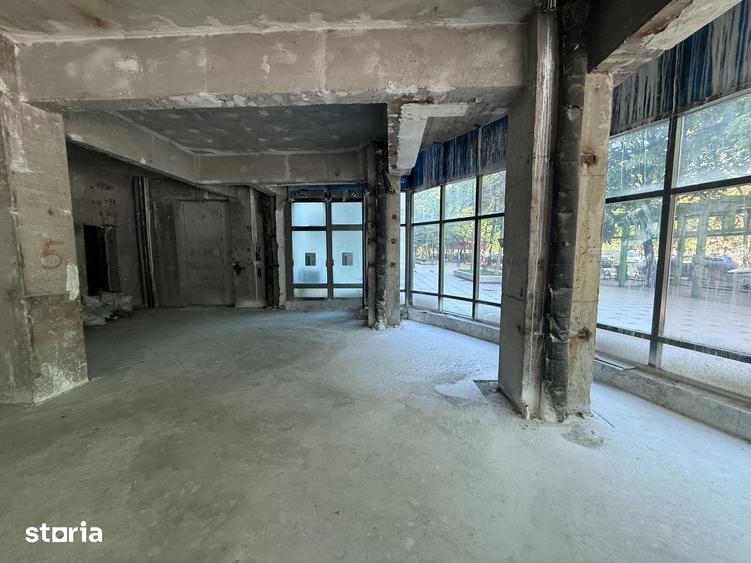 Spațiu comercial, de 845 mp, în Centrul Civic
