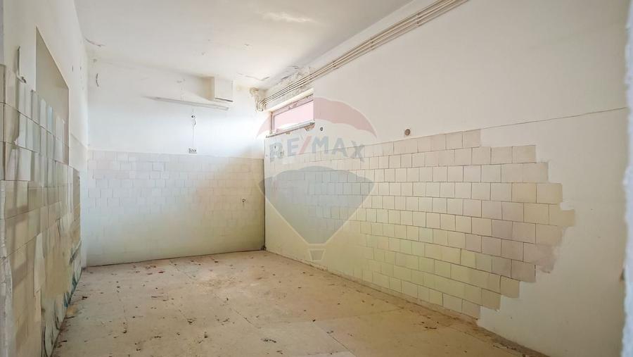 Spații comerciale de închiriat în Bod, suprafață 535 mp,  3 intrări - 16