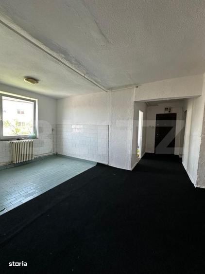 Apartament cu 4 camere decomandat în Central