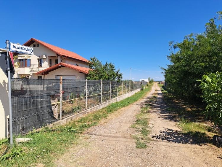 Teren Construcții intravilan de 967 mp, în Dimieni
