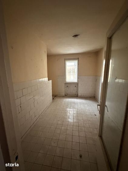 Apartament cu 4 camere decomandat în Toplița