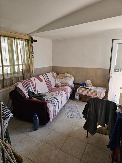 Casă individuală cu 4 camere cu Teren 400 Mp în Brătianu