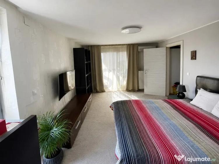 Apartament cu 4 camere decomandat în Băneasa