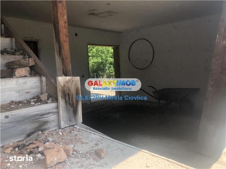 Casă cu 6 camere cu Teren 1513 Mp în Cornu