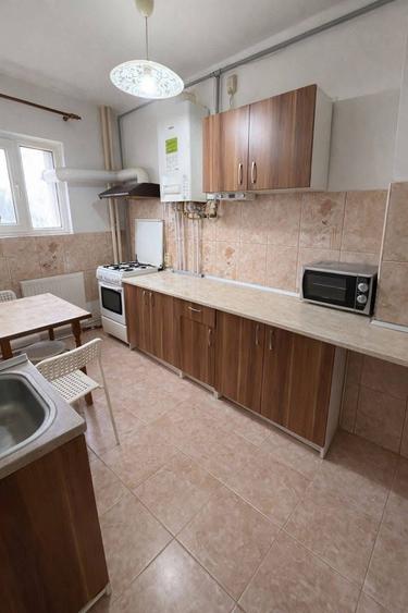 Apartament cu 2 camere decomandat, mobilat în City Park Mall