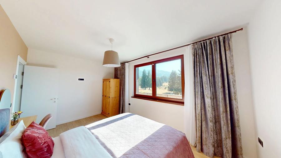 Apartament cu 2 camere semidecomandat, mobilat în Poiana Brașov