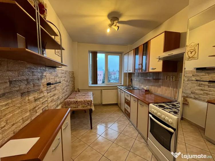 Apartament cu 2 camere semidecomandat în Central