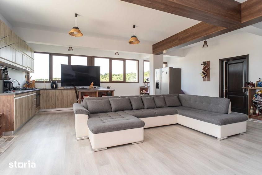 Apartament cu 3 camere în Ciurea