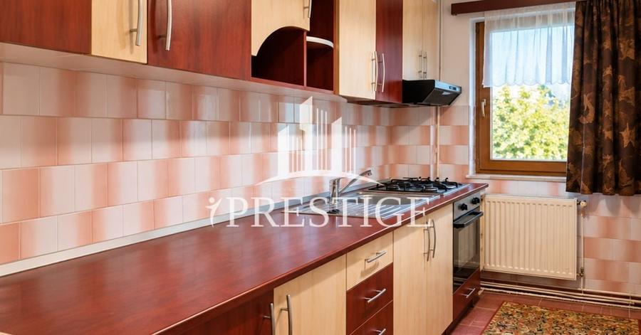 Apartament cu 3 camere semidecomandat, mobilat în Vasile Aaron