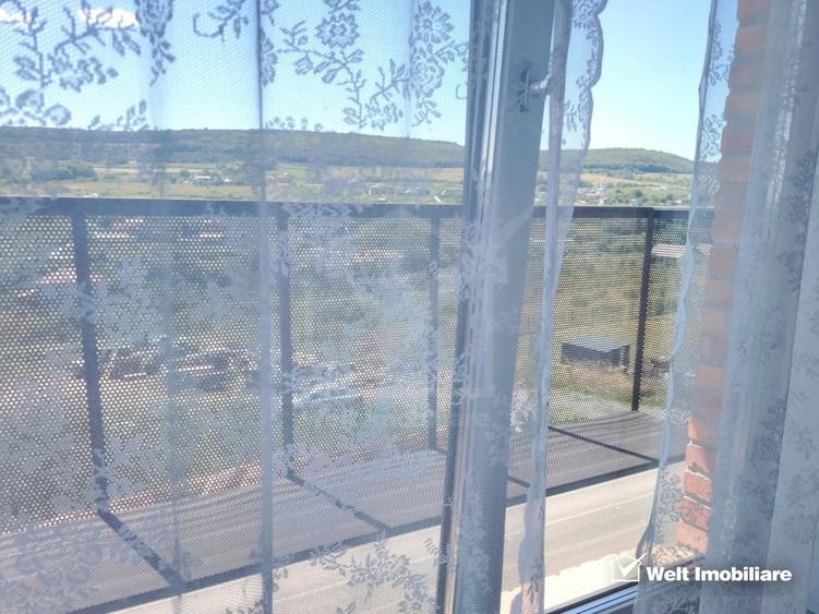 Apartament cu 3 camere decomandat, mobilat în Chinteni