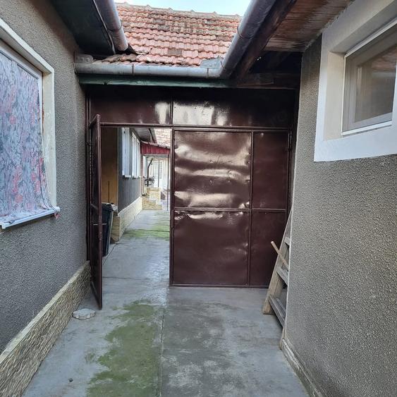 Casă cu Teren 800 Mp în Central