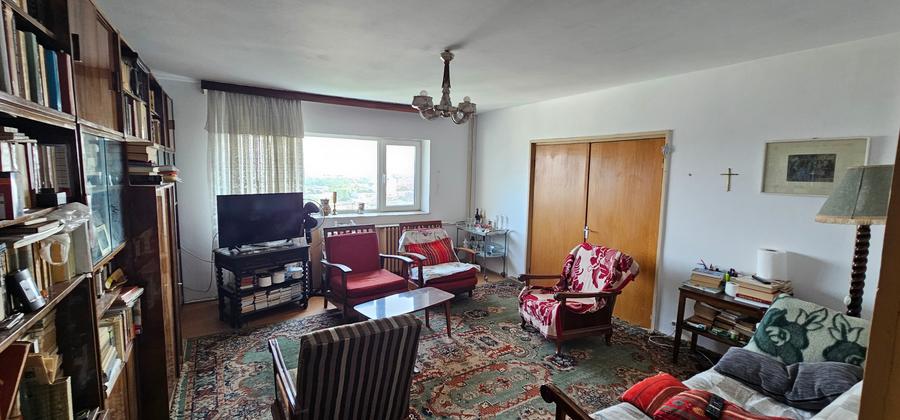 Apartament cu 3 camere decomandat, mobilat în Pantelimon