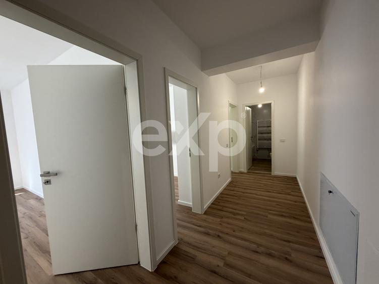 Apartament cu 2 camere decomandat în Tractorul