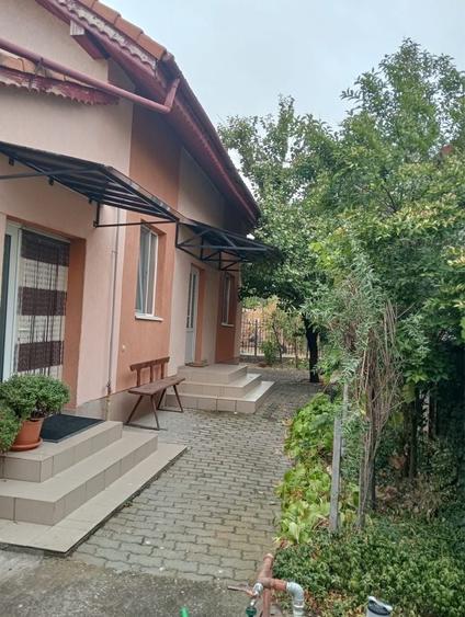 Casă cu 3 camere în Cerneteaz