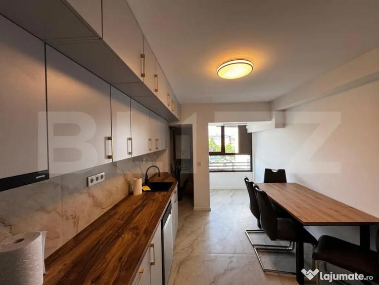 Apartament cu 4 camere decomandat în Central