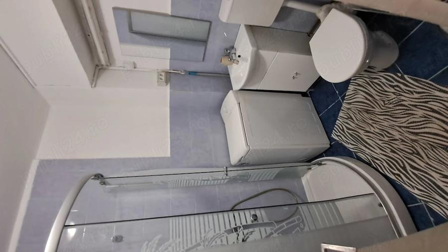 Apartament cu 6 camere decomandat în Complex Studențesc
