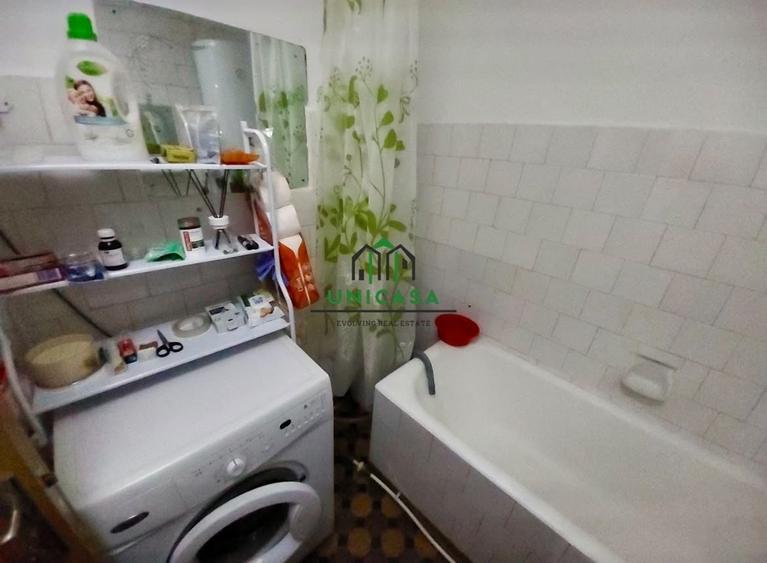 Apartament cu 3 camere decomandat în Voineasa