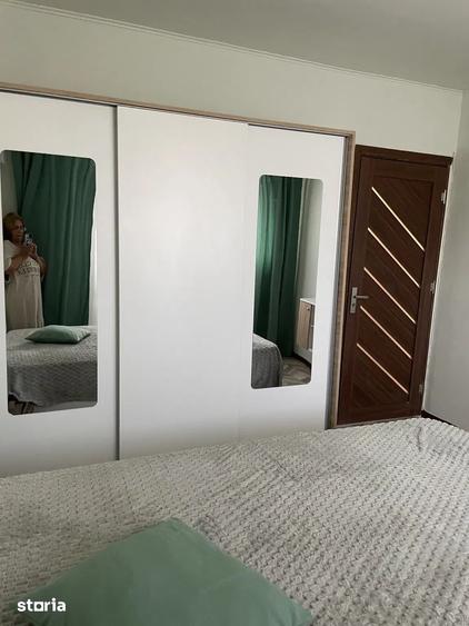 Apartament cu 3 camere decomandat, mobilat în Tei