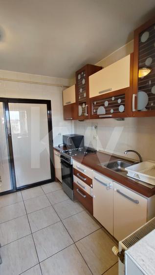 Apartament cu 3 camere decomandat, mobilat în Vasile Aaron