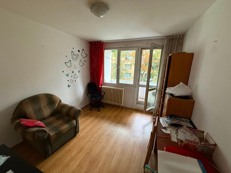 Apartament cu 3 camere în Drumul Taberei