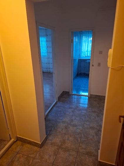 Garsonieră decomandată în Prundu