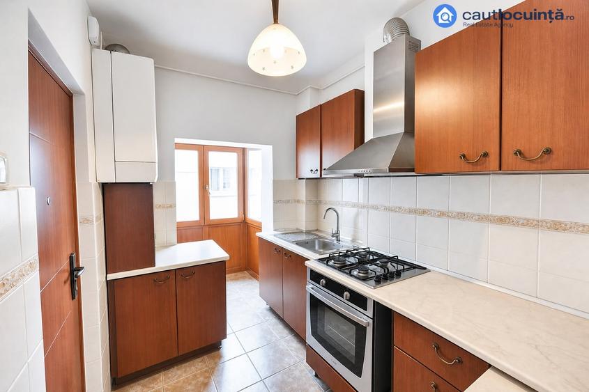 Apartament cu 4 camere în Calea Călărașilor
