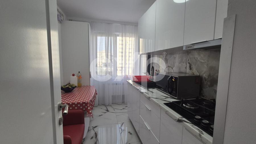 Apartament cu 3 camere decomandat, mobilat în Central