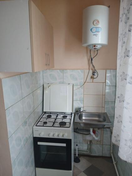 Garsonieră decomandată în 7 Noiembrie