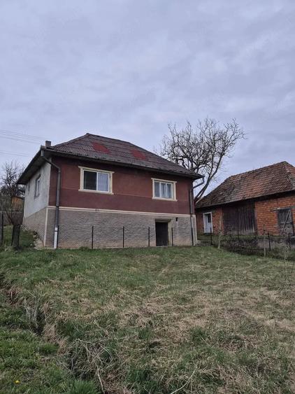 Casă cu 2 camere cu Teren 10 Mp în Sângeorgiu de Meseș