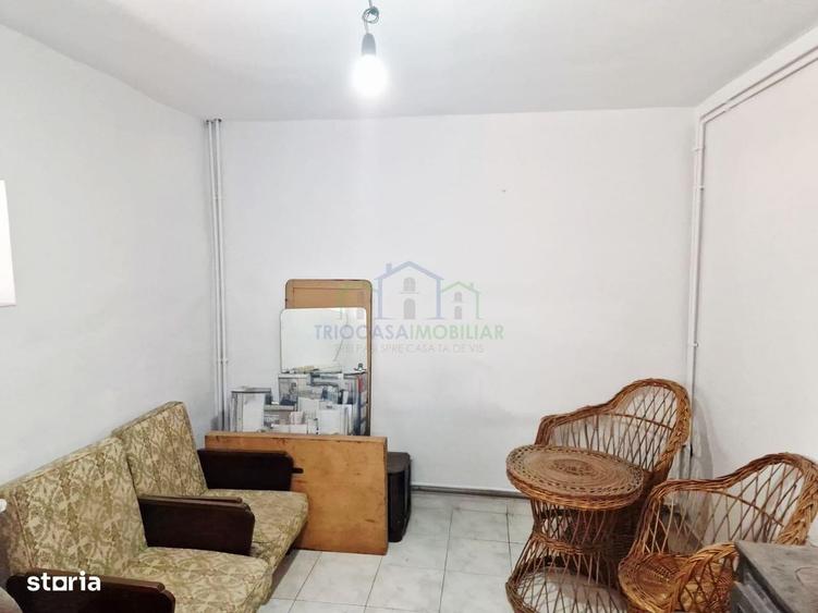 Casă cu 4 camere în Ungureni