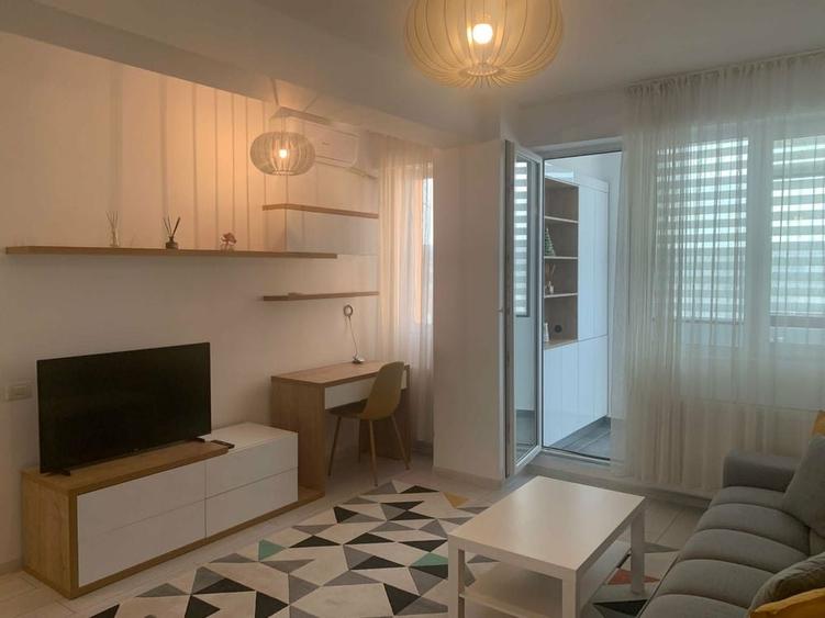 Apartament cu 2 camere semidecomandat în Central
