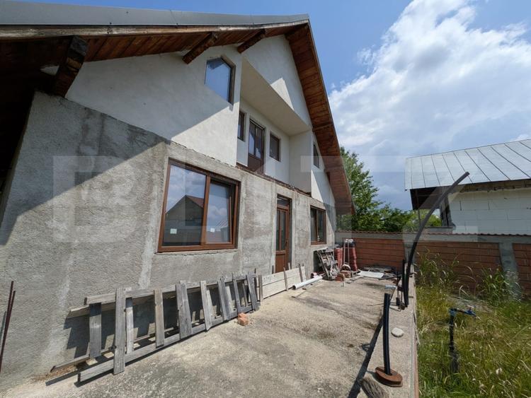 Casă individuală cu 5 camere cu Teren 141 Mp în Moreni