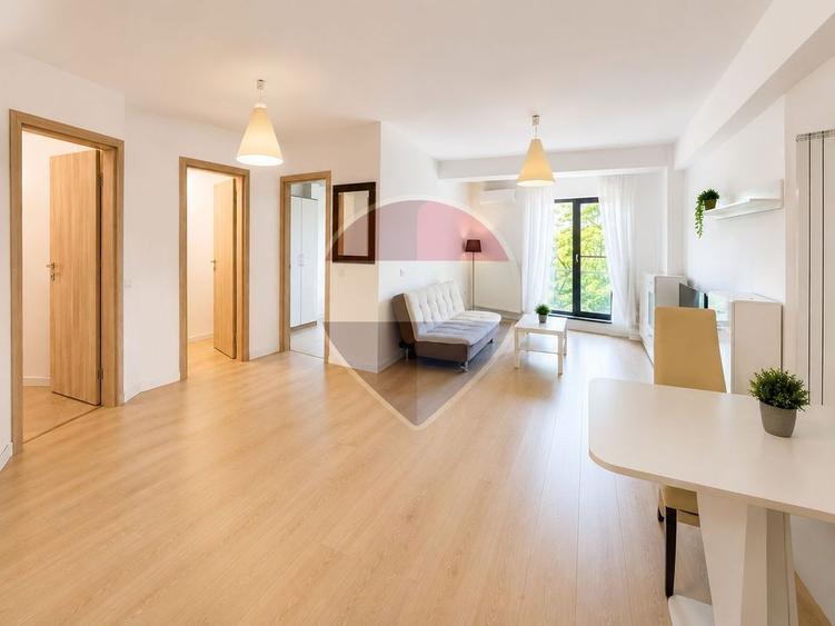 Apartament cu 2 camere semidecomandat, mobilat în Central