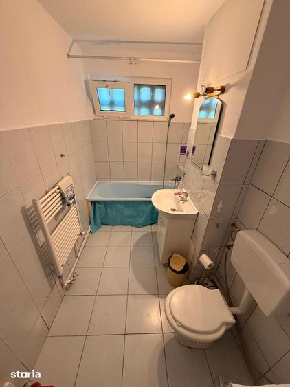 Apartament cu 3 camere decomandat în Podu Roș