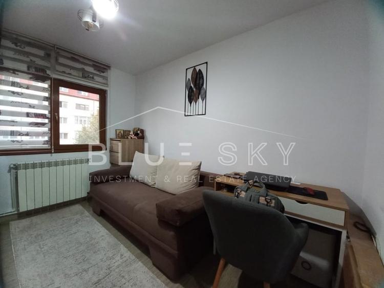 Apartament cu 3 camere semidecomandat, mobilat în Inel I