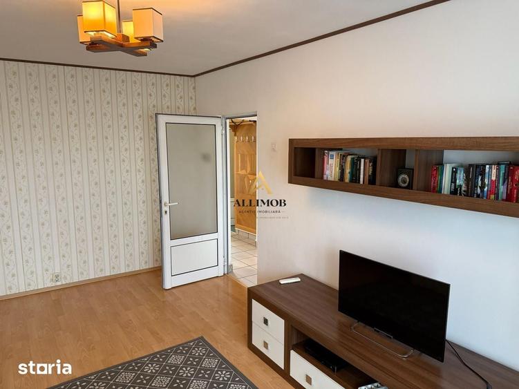 Apartament cu 3 camere în Peneș Curcanul